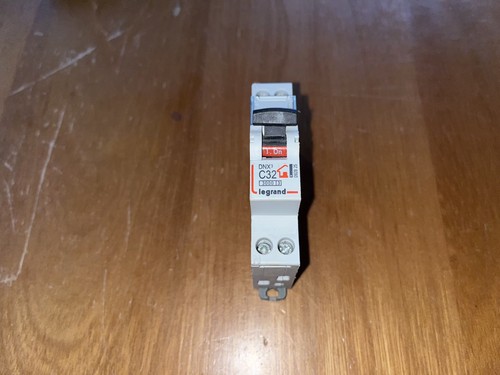 Disjoncteur modulaire 32a - ,