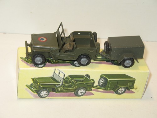 Jeep militaire en - militaire, métal