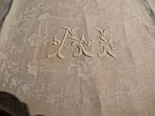 Monogramme brodé sur lin - monogramme,