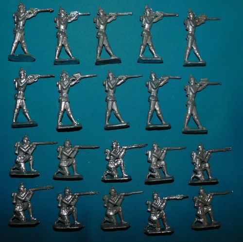 Anciens petits soldats de - 20,