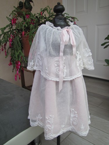 Très belle robe - très,