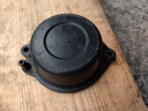 Chapeau couvercle carburateur - couvercle,