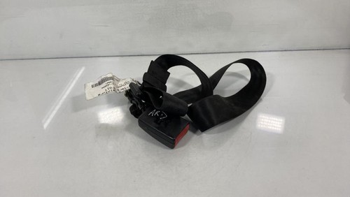 Attache ceinture arriere droit