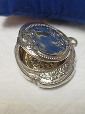 Poudrier ancien de style art