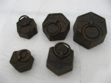 LOT  5 anciens poids