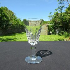 1 verre à  vin rouge en