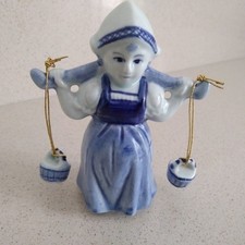 FIGURINE PORTEUSE D EAU  BLEU