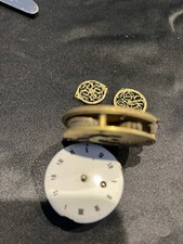 DeuxMontrespour pièces à Coq