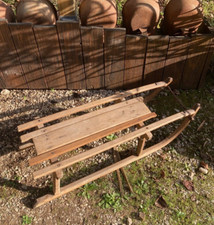 Très belle luge en bois