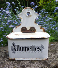 ANCIENNE BOÎTE D'ALLUMETTES