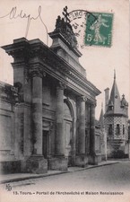 37 TOWERS PORTAL OF THE ARCHBISHOP AND RENAISSANCE HOUSE