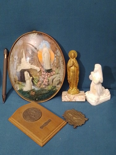 Lot des objets - des,