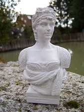 RE0065    BUSTE  FIGURINE