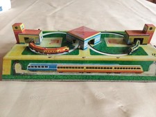 jouet mécanique en tôle