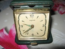 ancien réveil de voyage