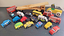 -Grand  Lot de voitures , camions  jouets en bois massif