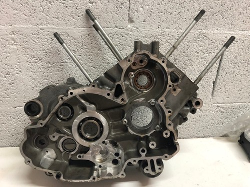 Carter moteur droit - un,