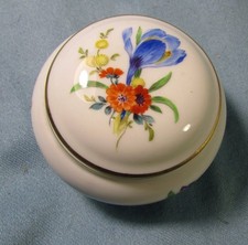 Charmante boite à bibelots en