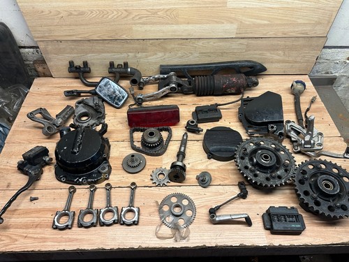 Kawasaki gpz600 1988 job lot - gpz600,
