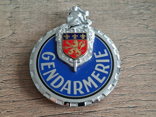 Insigne militaire - un,