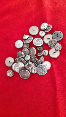 Lot boutons anciens - anciens, metal