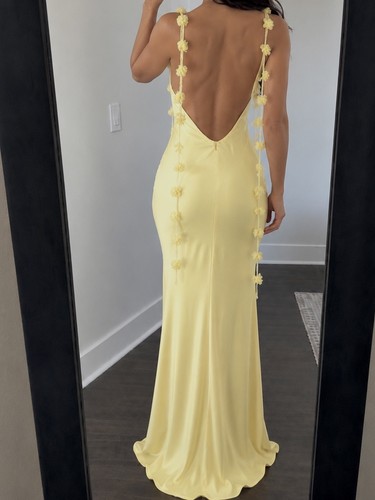 Robe longue jaune pastel