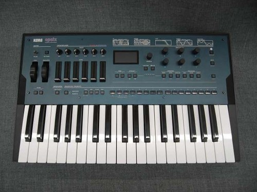 Synthétiseur modifié korg - fm,