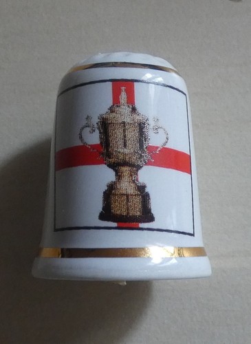 Dé coudre porcelaine - à, en
