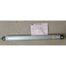 Vérin pneumatique profilé