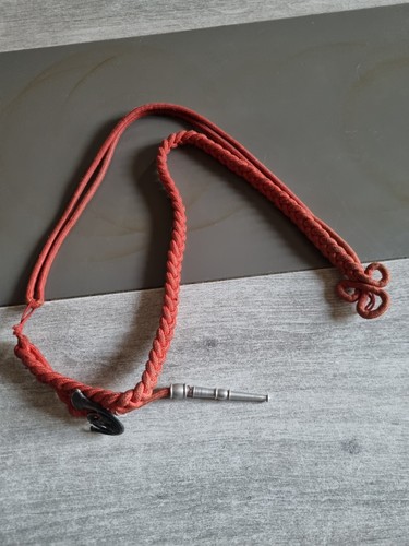 Fourragère rouge avec - rouge,