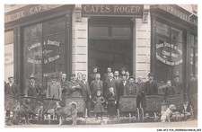 CAR-AFJP19-0974-75 - PARIS - Carte photo - Café roger - Voiture a chien