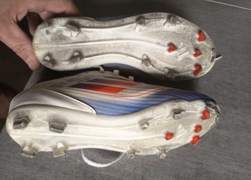 Chaussure foot - chaussure,