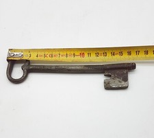 Ancienne grosse clé porte fer