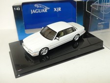 JAGUAR XJR Blanc AUTOART 1:43