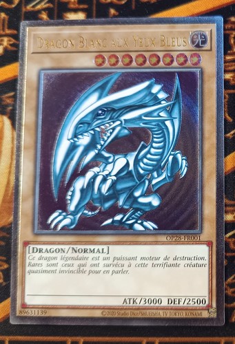 Dragon blanc aux yeux - aux, bleus