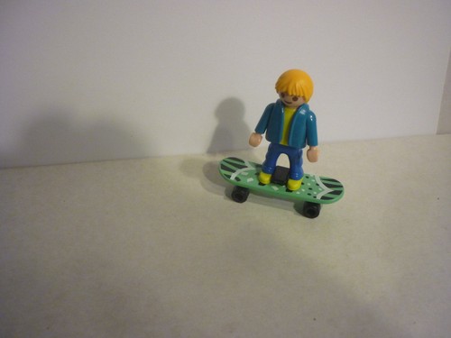 Enfant sur planche - , skate