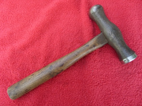 Ancien marteau tôlier