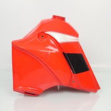Réservoir à carburant rouge
