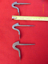 LOT 4 : ancien mentonnet en