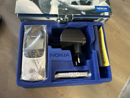 Nokia 8810