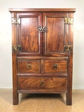 Cabinet de meubles carrés de