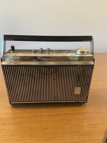 Pygmy radio vintage portable