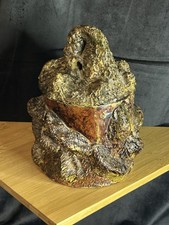 Pot en céramique brutaliste