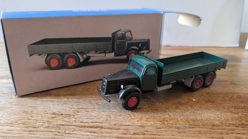 Conrad camion benne volvo - 1/50,