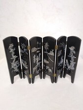 Japanese lacquered wood screen / decorative table screen