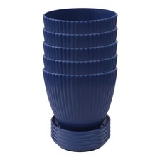 Pots de fleurs en plastique