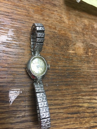 Vintage ladies wristwatch - vintage,