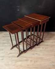 Série de 4 tables gigognes de