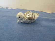 petit caneton en métal