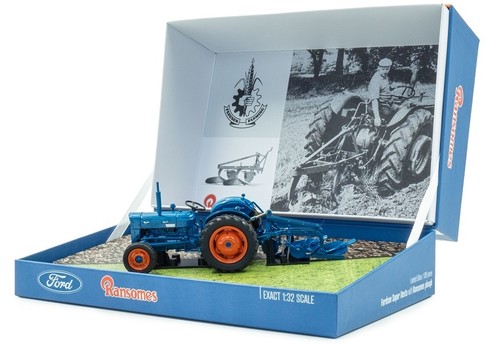 Universal hobbies fordson - hobbies,,